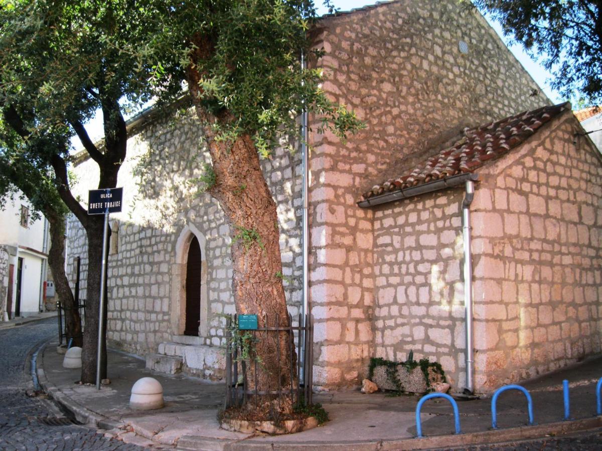 Studio Apartments Holy Trinity Novi Vinodolski Esterno foto